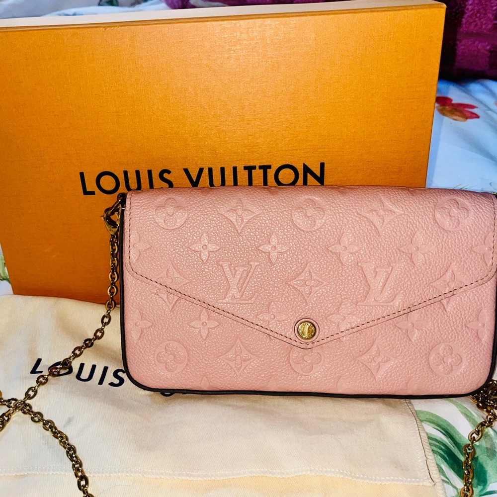 Louis Vuitton Pouchette 
Monogram Pink